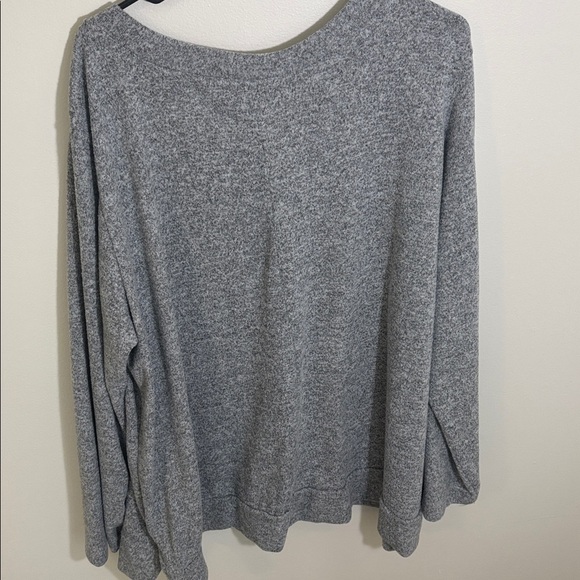Cato Heather Gray Top with Gold Chain Accent - Picture 4 of 5